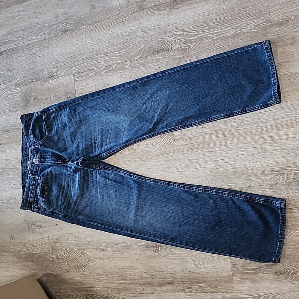 Mens Levi jeans. W 31 L 34 good conditions no visible flaws